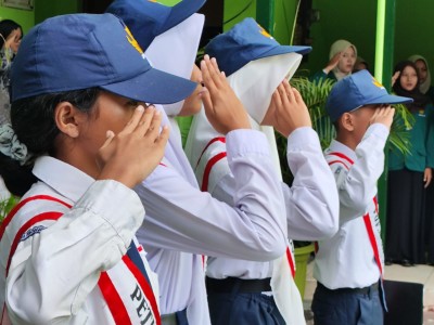 Satu Bangsa, Satu Pancasila - Spelanta Berdiri Tegak Memperingati Hari Kesaktian Pancasila